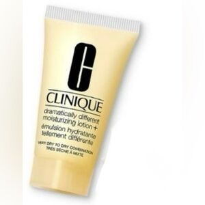 SOLD M NEW Clinique dramatically different - Cream 50ml